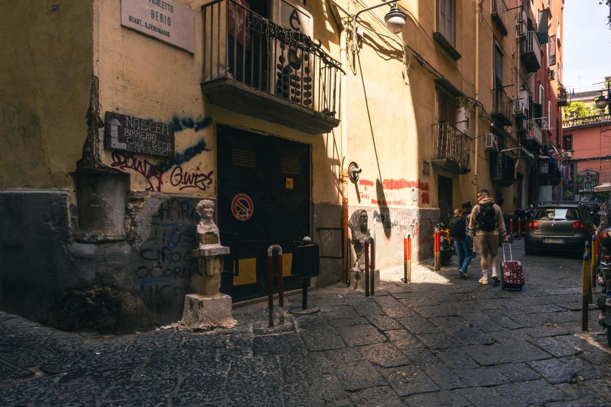 Song House Apartment Centro Storico 7 Pax Napoli Bagian luar foto