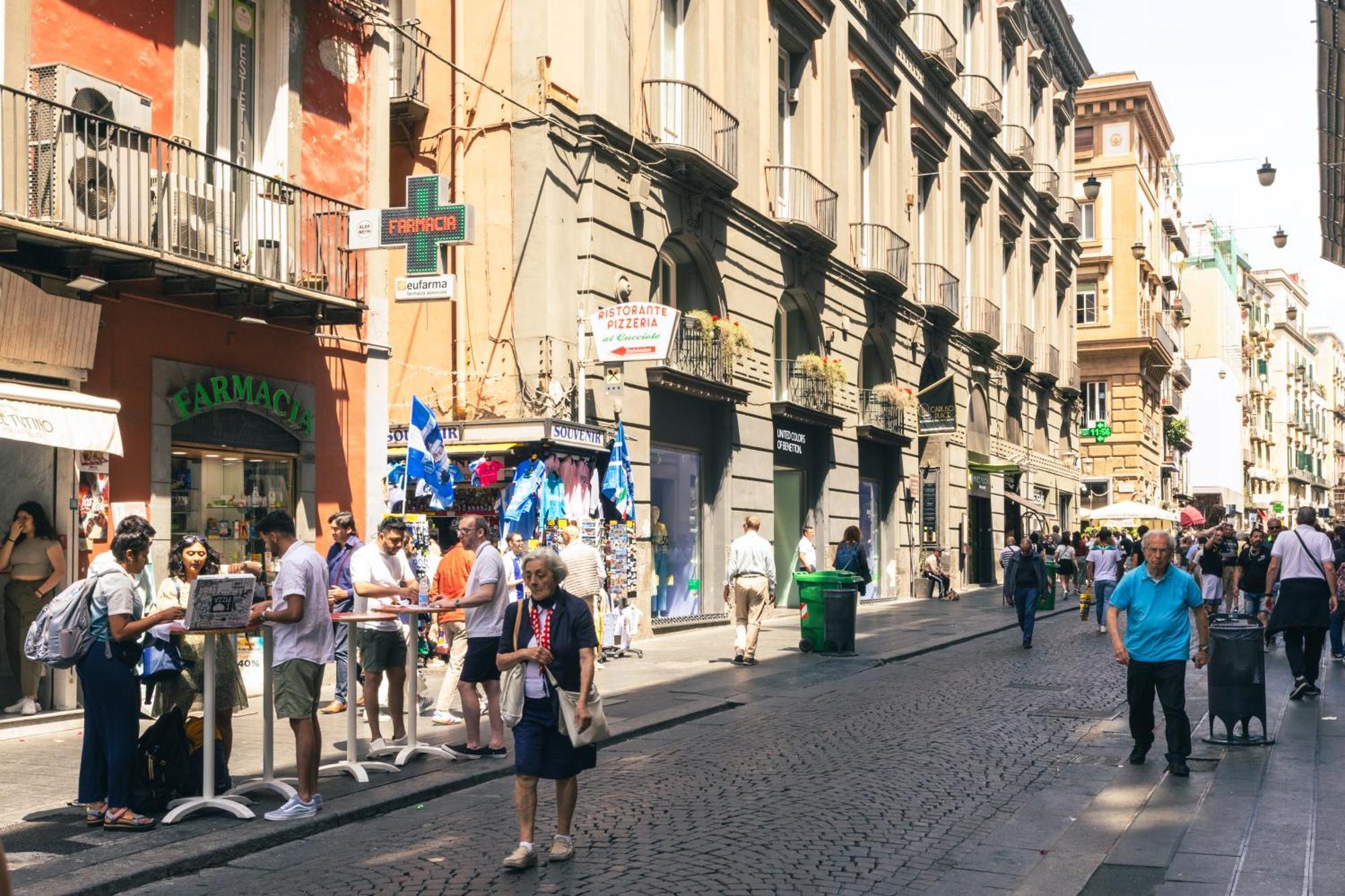 Song House Apartment Centro Storico 7 Pax Napoli Bagian luar foto