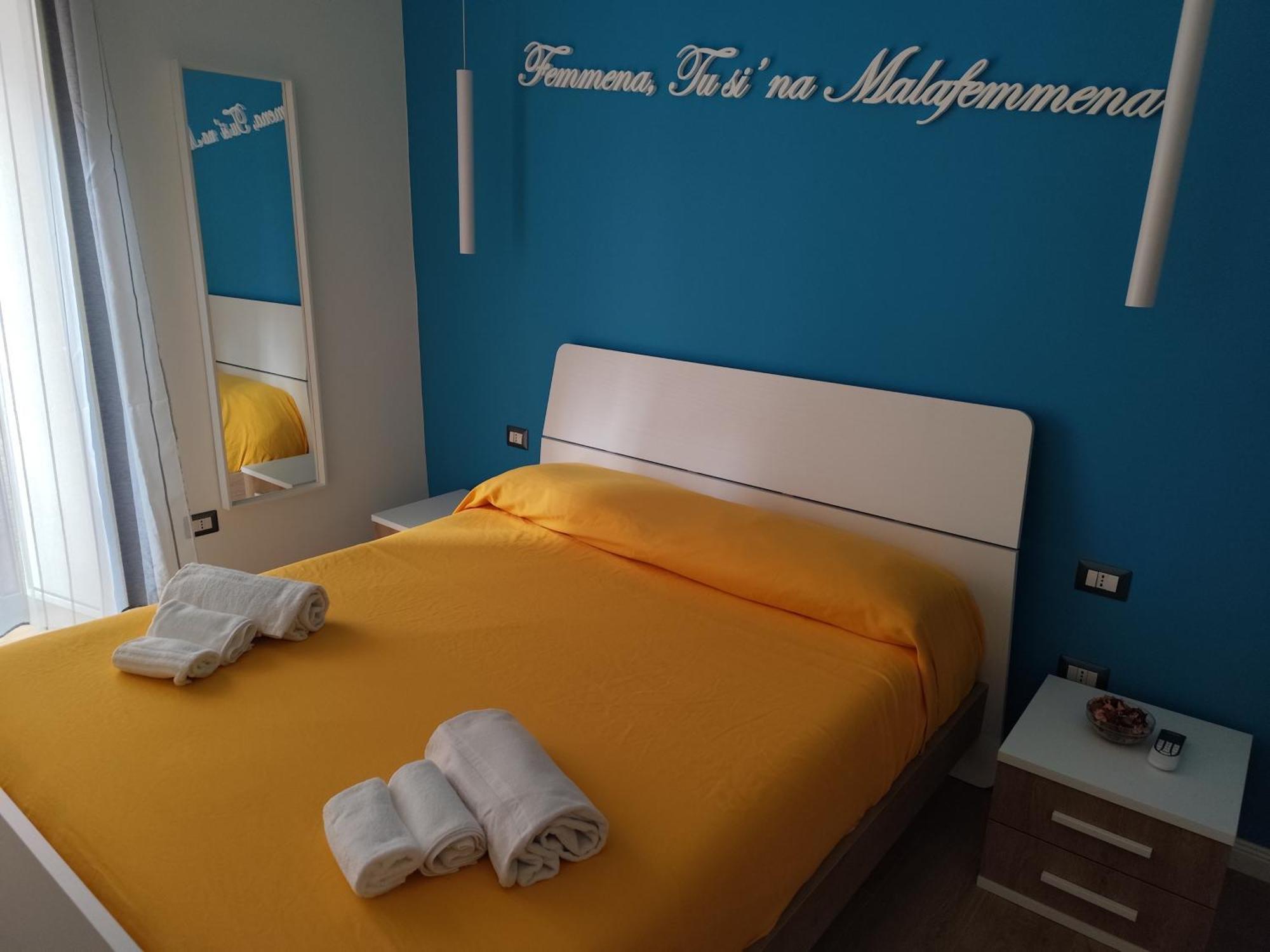 Song House Apartment Centro Storico 7 Pax Napoli Bagian luar foto